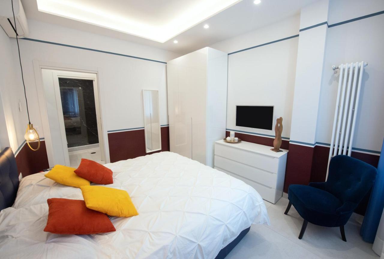 Napoli City Center - Appartamenti E Camere Bagian luar foto