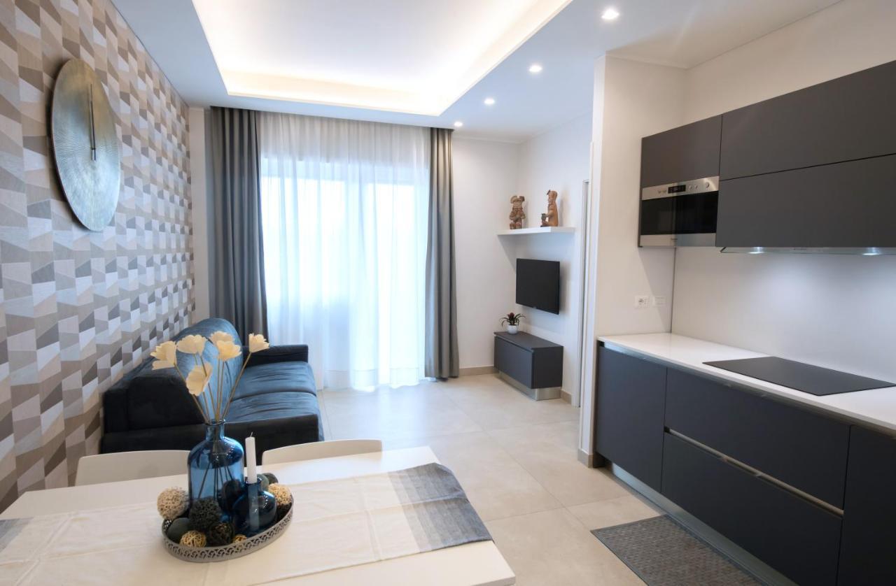 Napoli City Center - Appartamenti E Camere Bagian luar foto