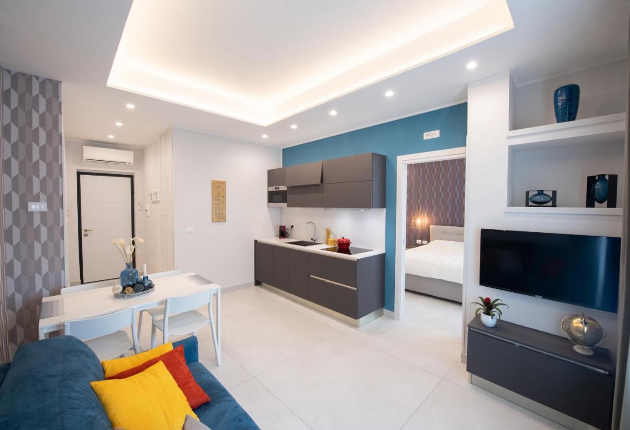 Napoli City Center - Appartamenti E Camere Bagian luar foto