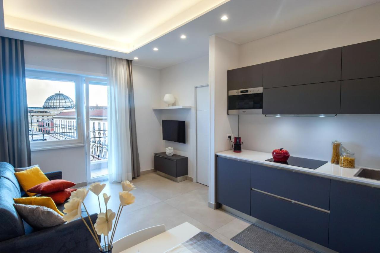 Napoli City Center - Appartamenti E Camere Bagian luar foto