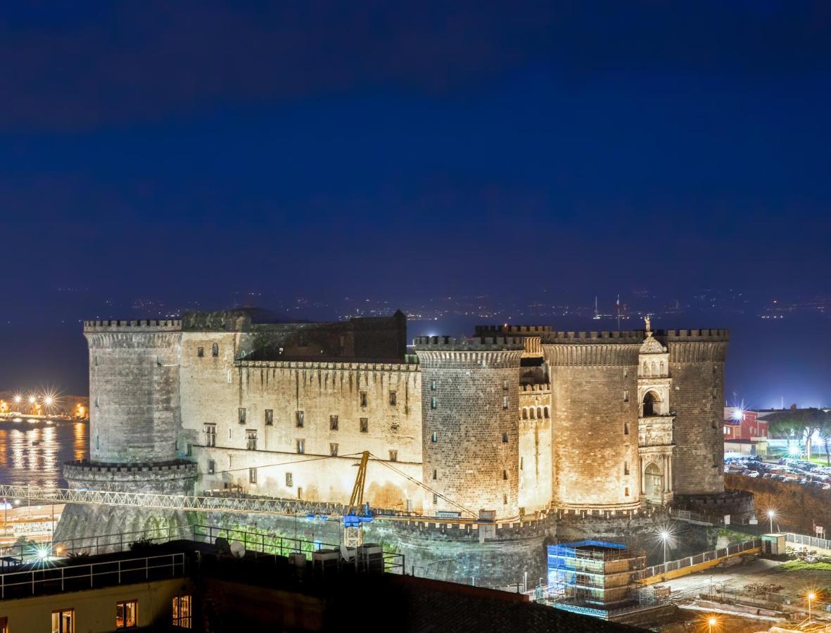 Napoli City Center - Appartamenti E Camere Bagian luar foto