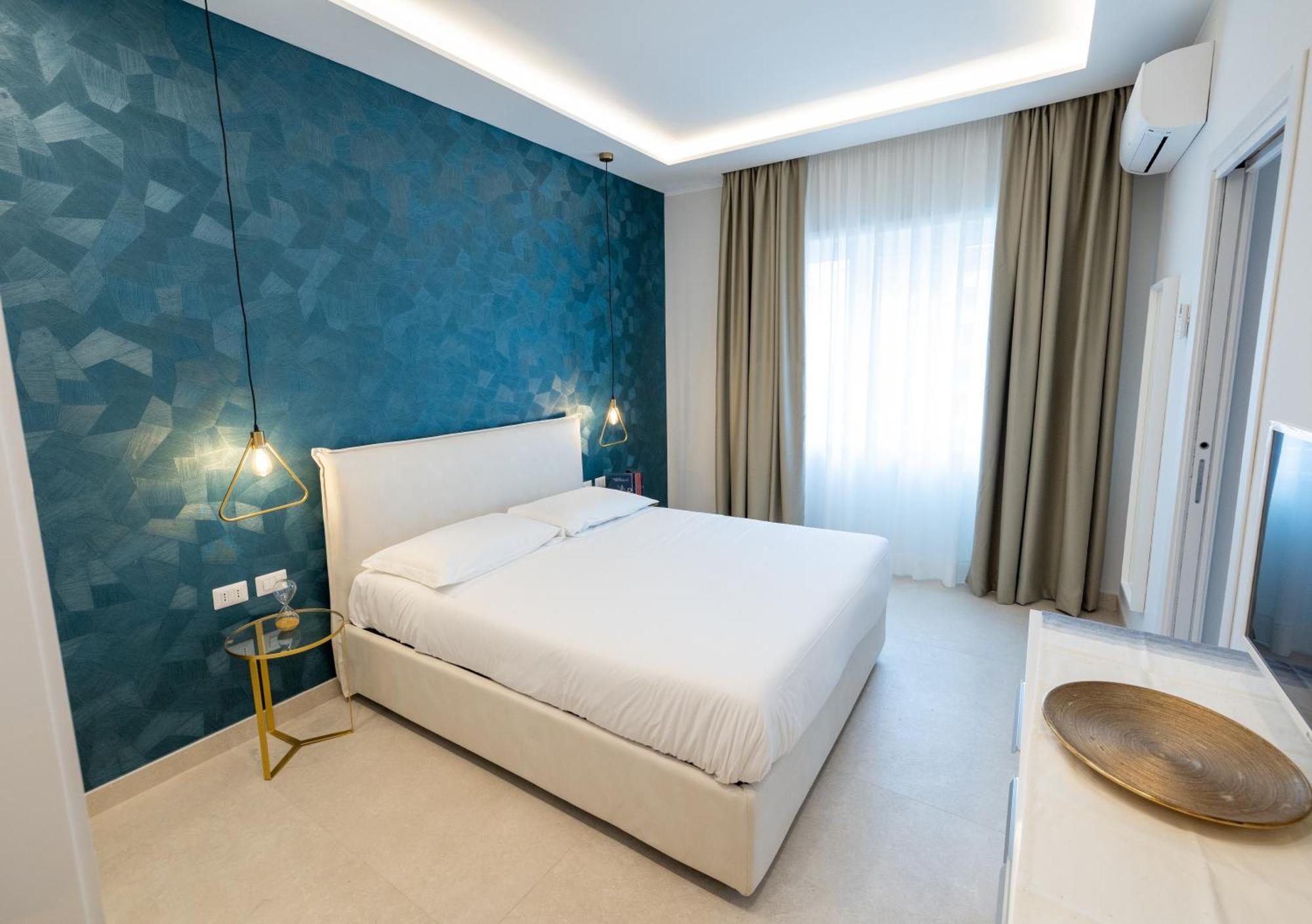 Napoli City Center - Appartamenti E Camere Bagian luar foto