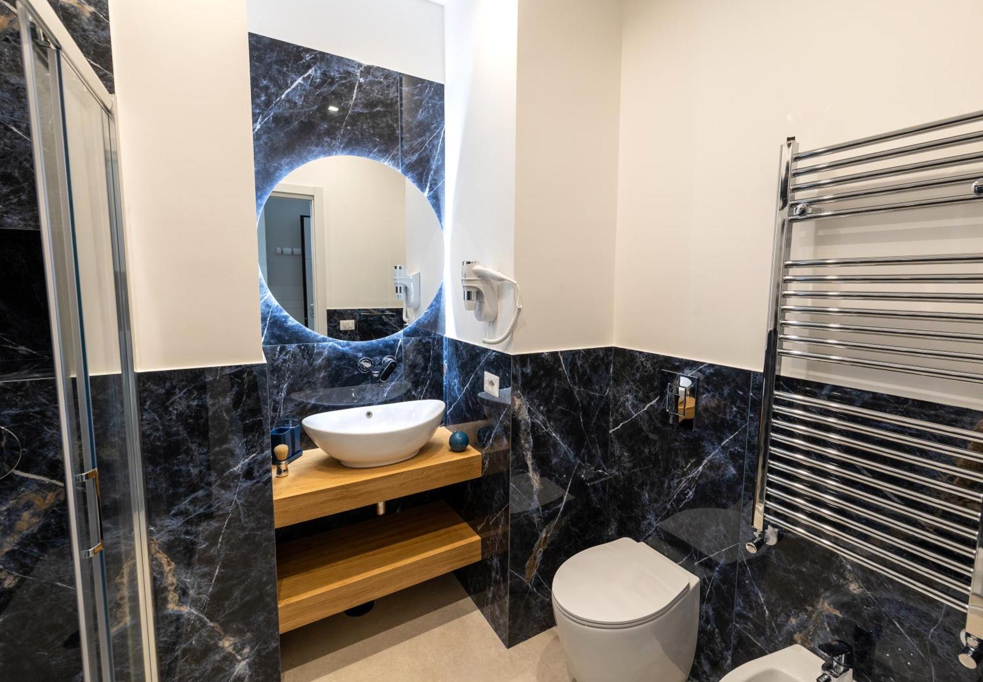Napoli City Center - Appartamenti E Camere Bagian luar foto